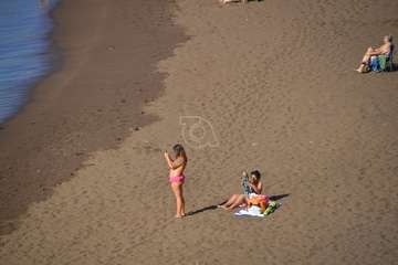 Una grúa de 80 metros trabaja en la reparación del Neptuno en Melenara/TA.